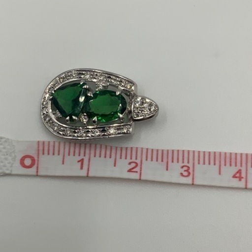 K18WG ホースシュー　グリーントルマリン　ダイヤペンダント　4.1g