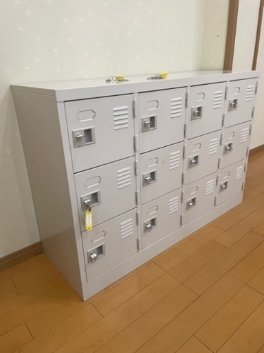【美品　目立った傷、汚れなし】　オフィス家具　ロッカー