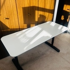 IKEA イケア つくえ 机の画像