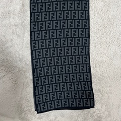 FENDI 正規品　マフラーの画像