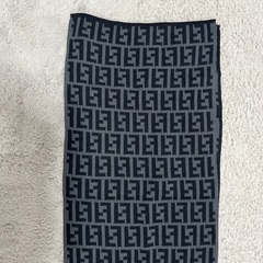 FENDI 正規品　マフラーの画像