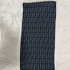 FENDI 正規品　マフラーの画像