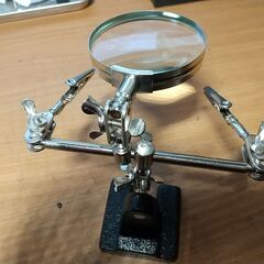 半田精密作業台ルーペ付きの画像