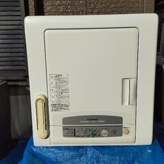 【最終値下】日立の衣類乾燥機5kになります。古いものですが、異常...