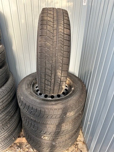 2代目NOTE用スタッドレスタイヤ、ホイール、ホイールキャップ