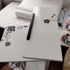 角度がつけられる　机の画像