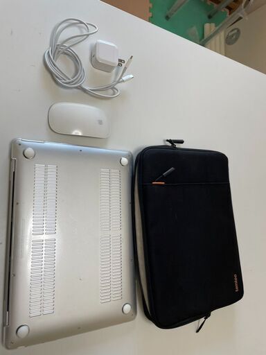 マックブックエアー Retina　13インチ　256GB　スペースグレイ