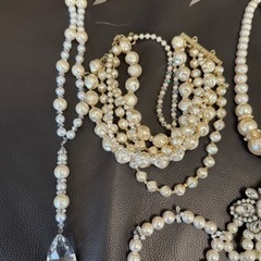 パールのネックレスやブレスレット取り引き中の画像