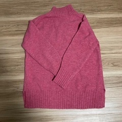 GU タートルネックニットの画像