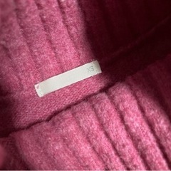 GU タートルネックニットの画像