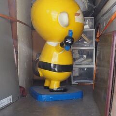 大きなマスコット人形の画像