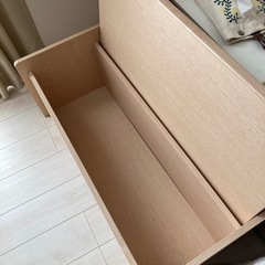収納家具　※椅子にもなります。