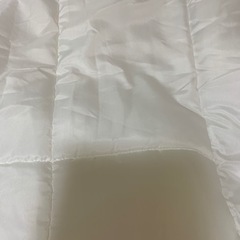 値下げしました　新品未使用の厚いのと、超美品ベビー布団薄いの