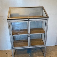 諸富家具　ガラスショーケース