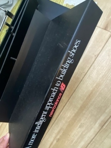 ニューバランス　什器