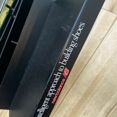 ニューバランス　什器の画像