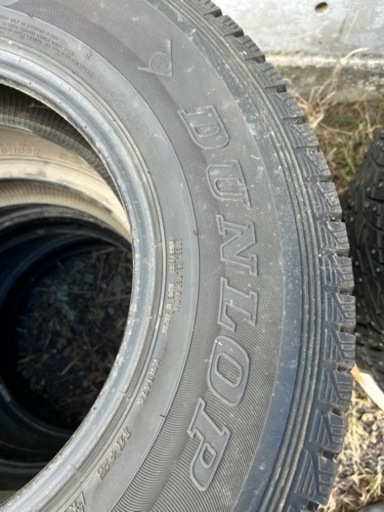 DUNLOP ダンロップ　GRANDTREK SJ7 DIGI-TYPE スタッドレス　4本　タイヤのみ