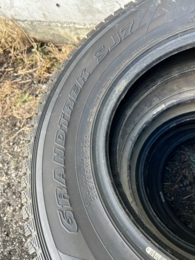 DUNLOP ダンロップ　GRANDTREK SJ7 DIGI-TYPE スタッドレス　4本　タイヤのみ