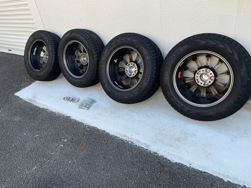 お譲り先決定しました。　スタッドレスタイヤホイール4本セット　２１５/７０R１６　ホンダ　エレメントYH2で使用していました。