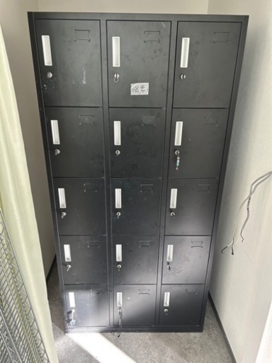 鍵付きロッカー