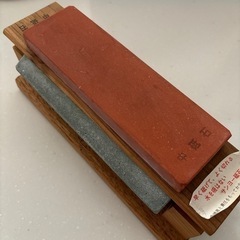 三面砥石荒砥・中砥・仕上げ砥石 台付き(包丁研ぎ 面直し 刃物 ...
