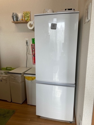 一人暮らし用冷蔵庫　SHARP SJ-17E5