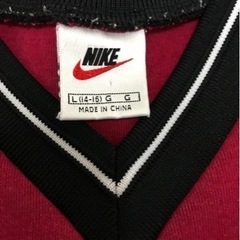 ロ2312-141 Nike Vネックカットソー キッズLの画像