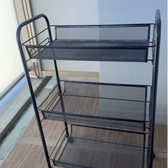 本日12/4 受け渡し可能   IKEAの黒のワゴン ラックの画像