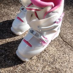 子供スキー靴　23cmの画像