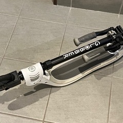 GLOBBERグロッバー キックボード FLOW 大人用 子供用の画像