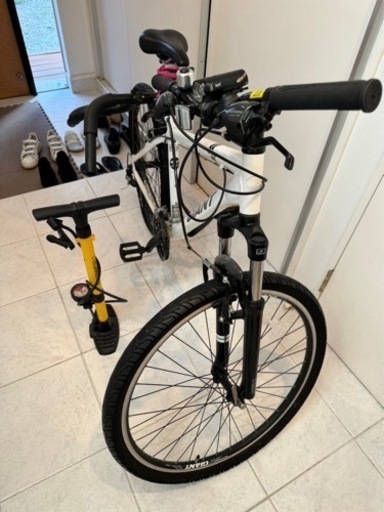 中古自転車　キャリア　空気入れ付き