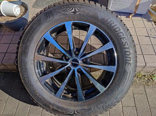 スタッドレスタイヤ4本セット　225/65R17