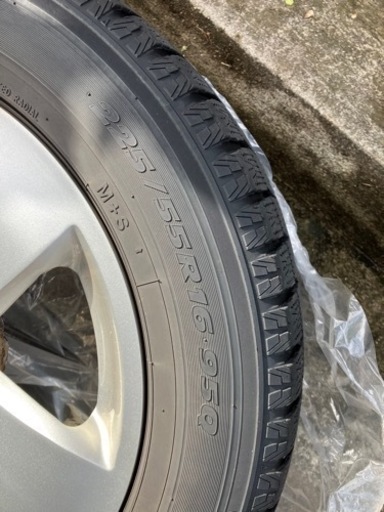 【4本セット】スタッドレスタイヤ225/55R16