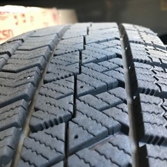 軽自動車用2021年製VRX2スタッドレスタイヤホイールセットの画像