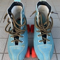 お値下げしました【美品】インラインスケート　スエードレザー　ポリウレタンホイールの画像