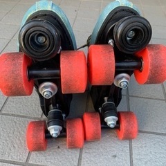 お値下げしました【美品】インラインスケート　スエードレザー　ポリウレタンホイールの画像