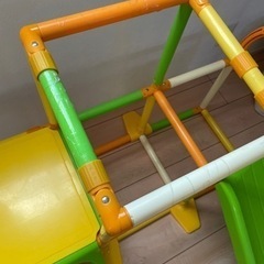 子供用ジャングルジムの画像