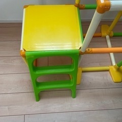 子供用ジャングルジムの画像