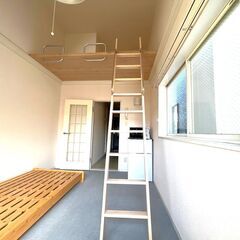 １階！高速インターネット無料！ロフト付アパートメント！システムキッチンIH！礼金・敷金・仲介手数料ありません！ジモティからのお問い合わせでフリーレント1ヶ月。家賃２７,０００円。管理費２，０００円！大型ロフト！（シャンティ小針） - 不動産
