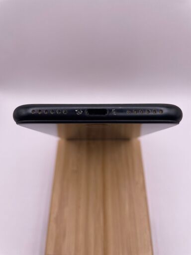 iPhone SE2 整備済品　ブラック 128 GB SIMフリー101　バッテリーとスクリーンを新品に交換済　初期不良について6か