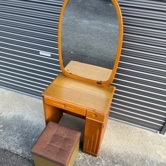 終了:小ぶりなドレッサーの画像