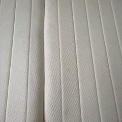 脚付コイルマットレス　シングルベッド1台の画像