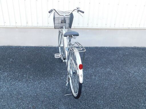 シティサイクル　26インチ　オートライト　シルバー　車体極めて良好!　売れてます!　早い者勝ち!　状態は全体的に極めて良好と思います!