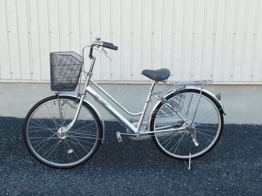 シティサイクル　26インチ　オートライト　シルバー　車体極めて良好!　売れてます!　早い者勝ち!　状態は全体的に極めて良好と思います!