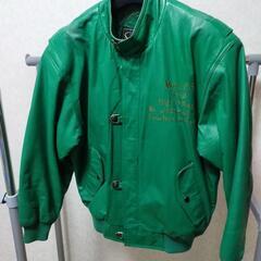 緑色の革ジャン