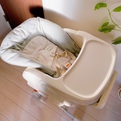 combi ハイローチェアの画像