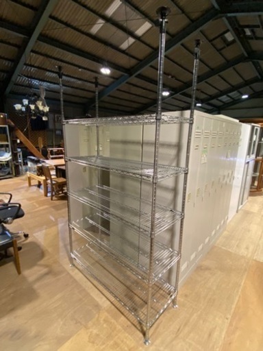 ☆中古品 スチールラック スチール棚 転倒防止突っ張り棒付き 家具☆