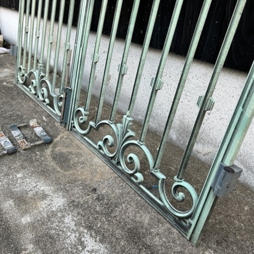 門扉　両開き　鋳物　アイアンフェンス