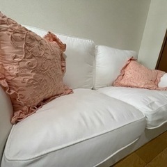 明日引き渡し　2人掛けソファー＆クッション　港区にて直接の引き渡しの画像