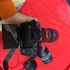 sony a55 camera with 3 lens の画像